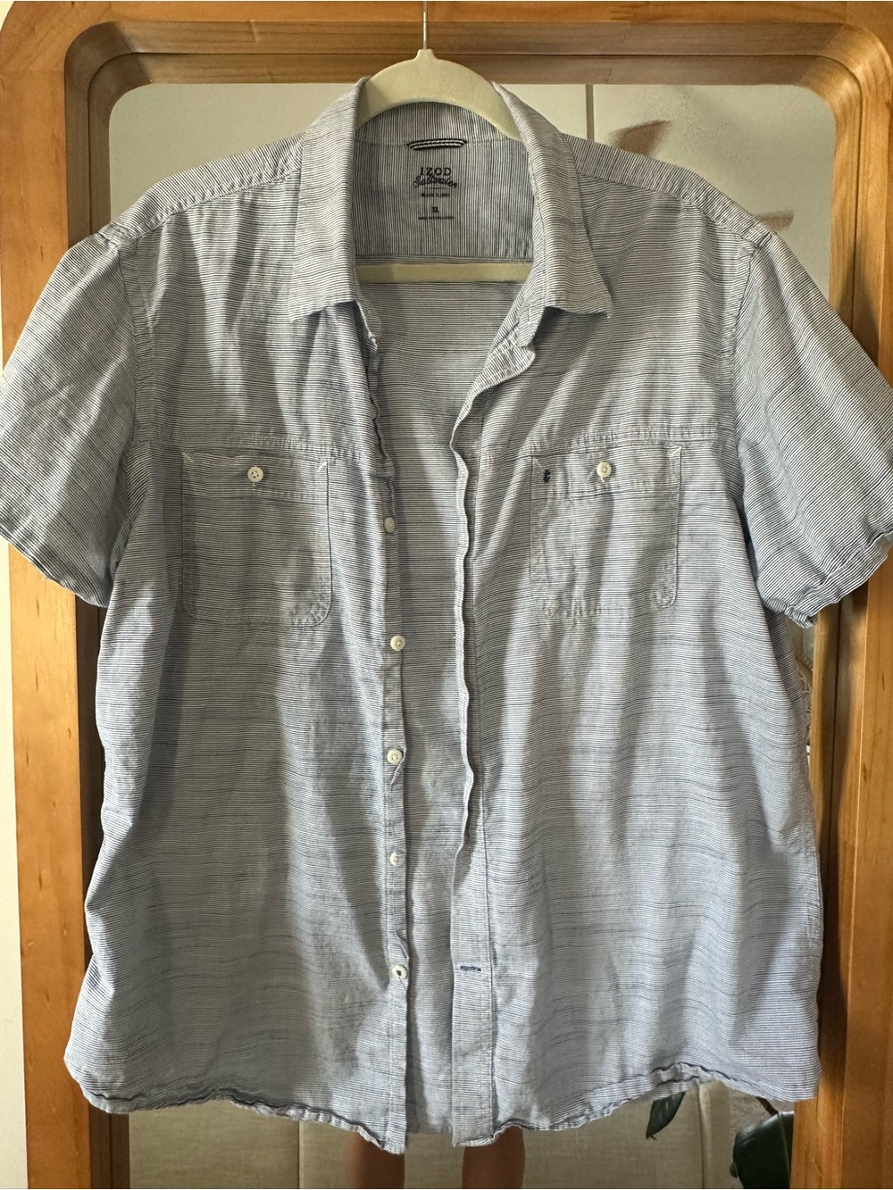 IZOD Men’s Short-Sleeve Button-Up Shirt in Light Blue Heathered Stripes